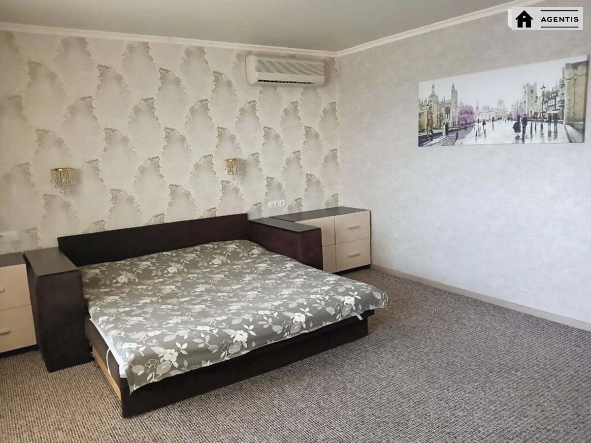 Сдам квартиру 1 комната, 54 m², 18 эт./26 этажей. 12, Братства тарасівців вул. (Декабристів), Киев. 