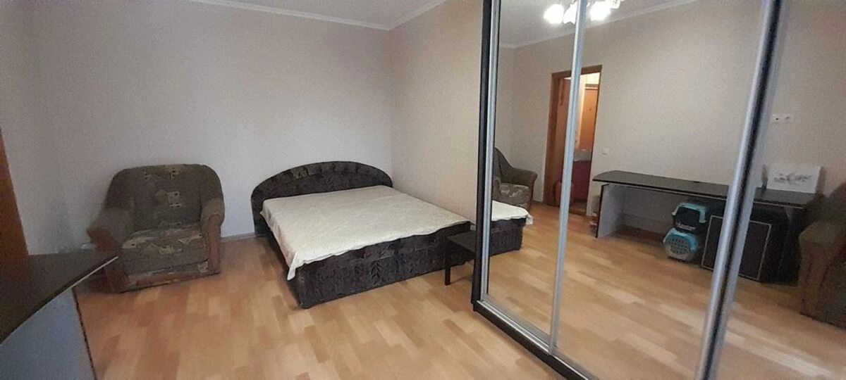 Сдам квартиру 1 комната, 40 m², 10 эт./18 этажей. 8, Драгоманова 8, Киев. 