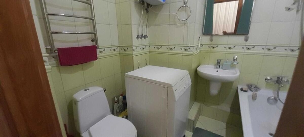 Здам квартиру 1 кімната, 40 m², 10 пов./18 поверхів. 8, Драгоманова 8, Київ. 