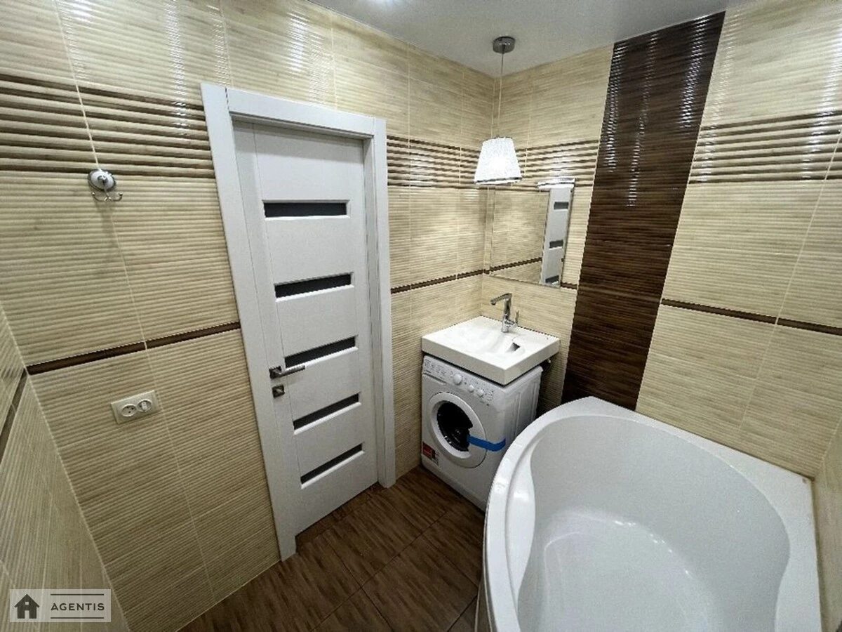 Сдам квартиру 2 комнаты, 67 m², 9 эт./16 этажей. 60, Тираспольская 60, Киев. 