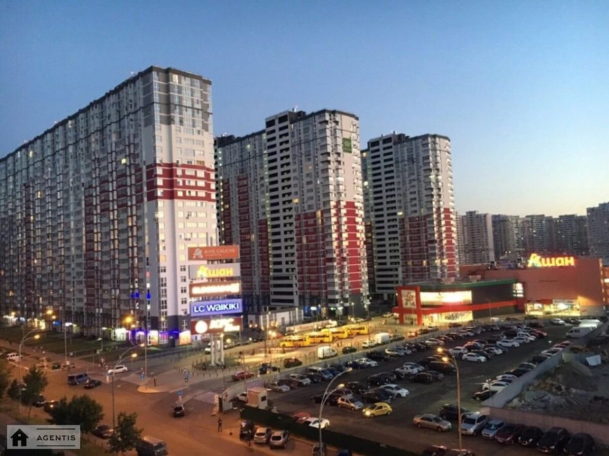 Сдам квартиру 1 комната, 51 m², 17 эт./25 этажей. 2, Драгоманова 2, Киев. 