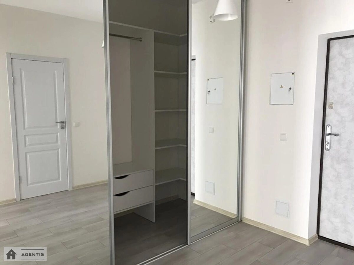 Здам квартиру 1 кімната, 51 m², 17 пов./25 поверхів. 2, Драгоманова 2, Київ. 