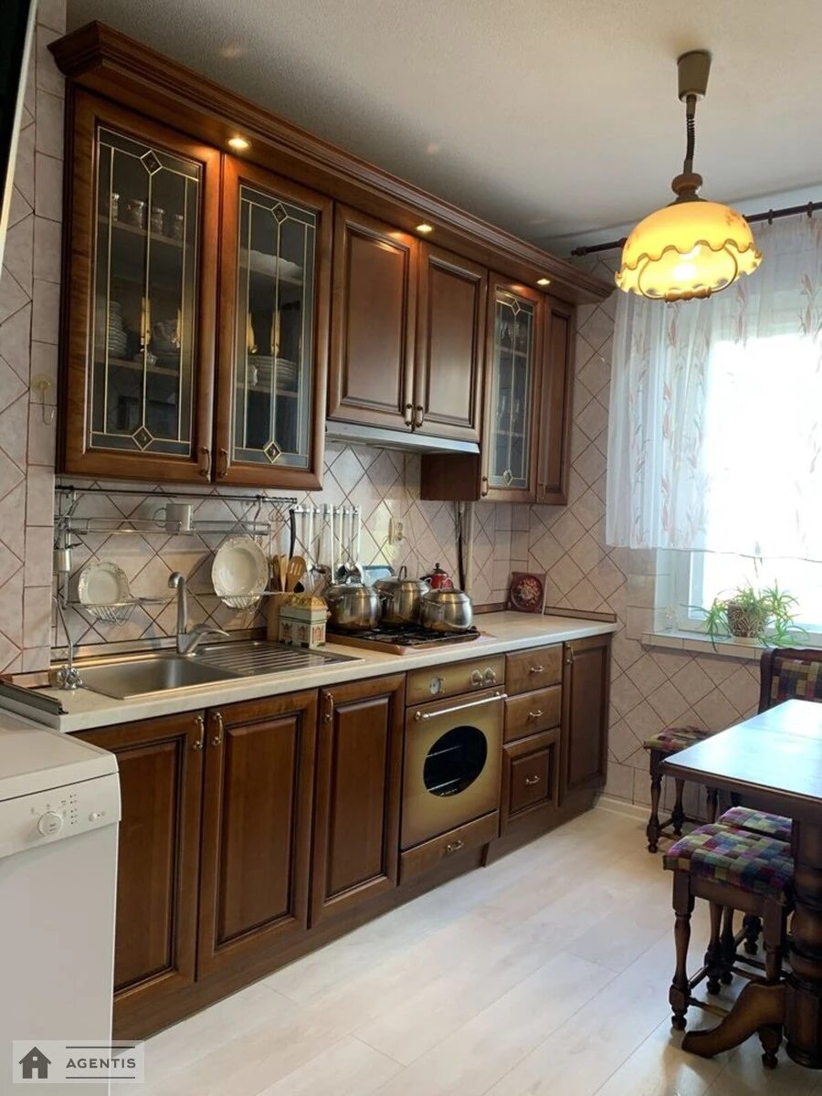 Apartment for rent 3 rooms, 71 m², 3rd fl./10 floors. 9, Liskivska 9, Kyiv. 