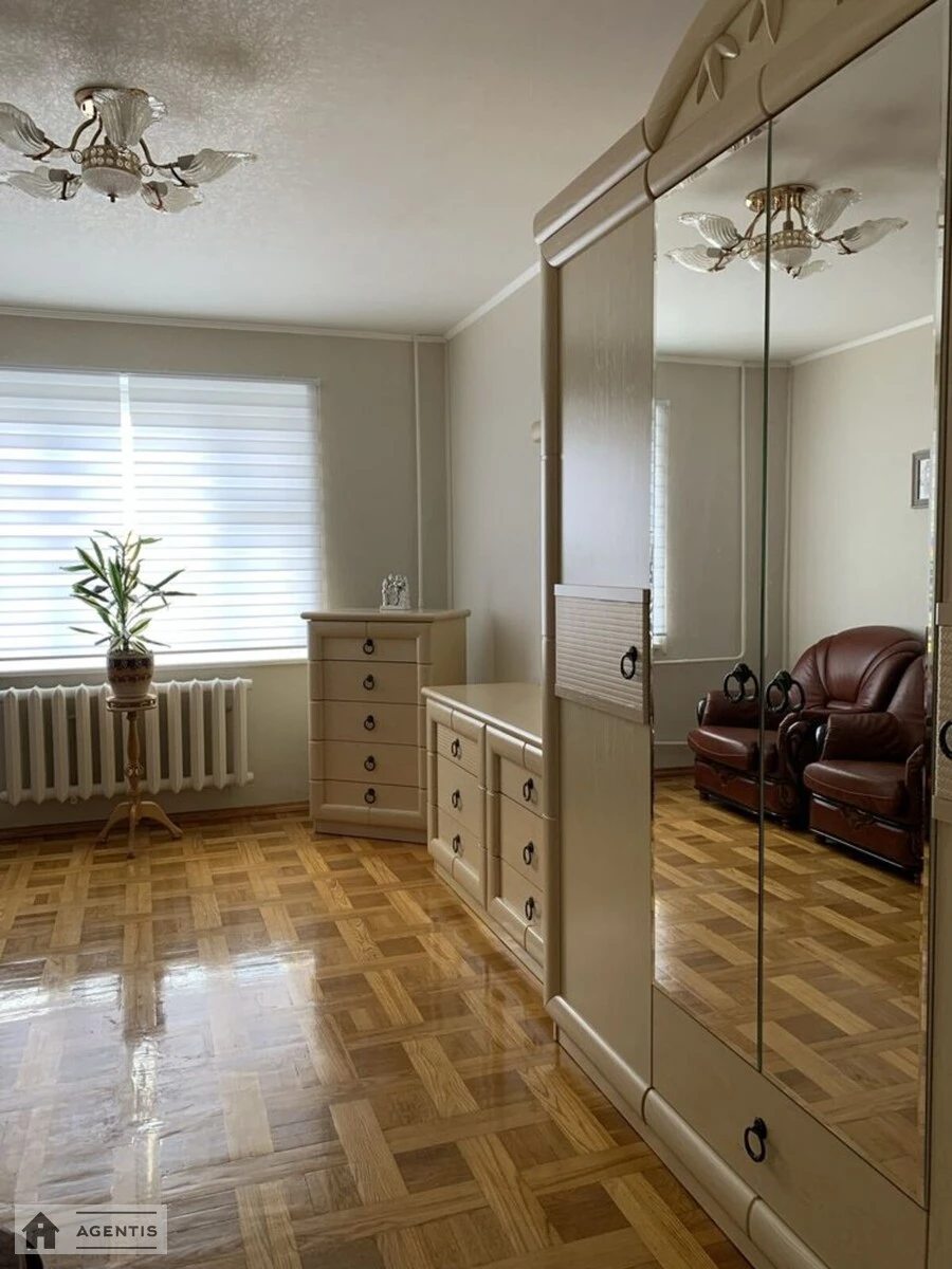 Apartment for rent 3 rooms, 71 m², 3rd fl./10 floors. 9, Liskivska 9, Kyiv. 