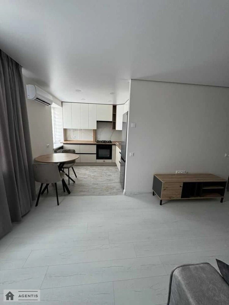 Сдам квартиру 1 комната, 36 m², 4 эт./27 этажей. 30, Степана Бандери просп. (Московський), Киев. 