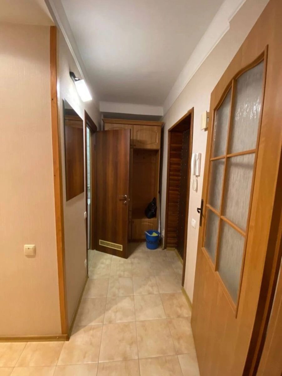 Здам квартиру 1 кімната, 30 m², 2 пов./9 поверхів. 8, Русанівська Набережна 8, Київ. 