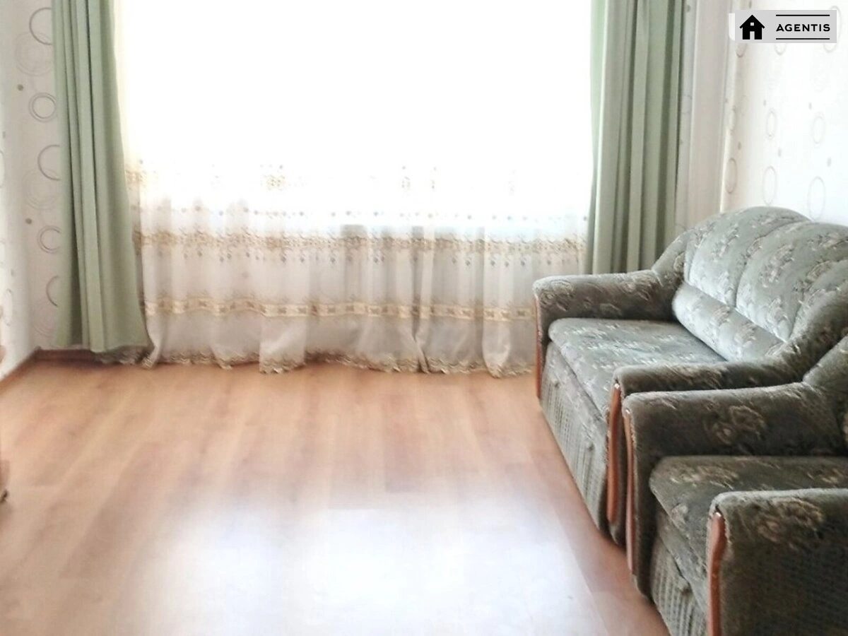 Apartment for rent 3 rooms, 68 m², 6th fl./9 floors. 10, Ronalda Reyhana vul. Teodora Drayzera, Kyiv. 