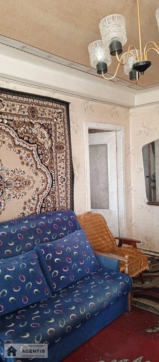 Здам квартиру 2 кімнати, 41 m², 5 пов./5 поверхів. 15, Воскресенський просп. Перова, Київ. 