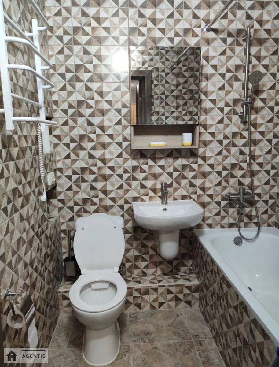 Здам квартиру 1 кімната, 40 m², 6 пов./25 поверхів. 15, Соломії Крушельницької вул., Київ. 