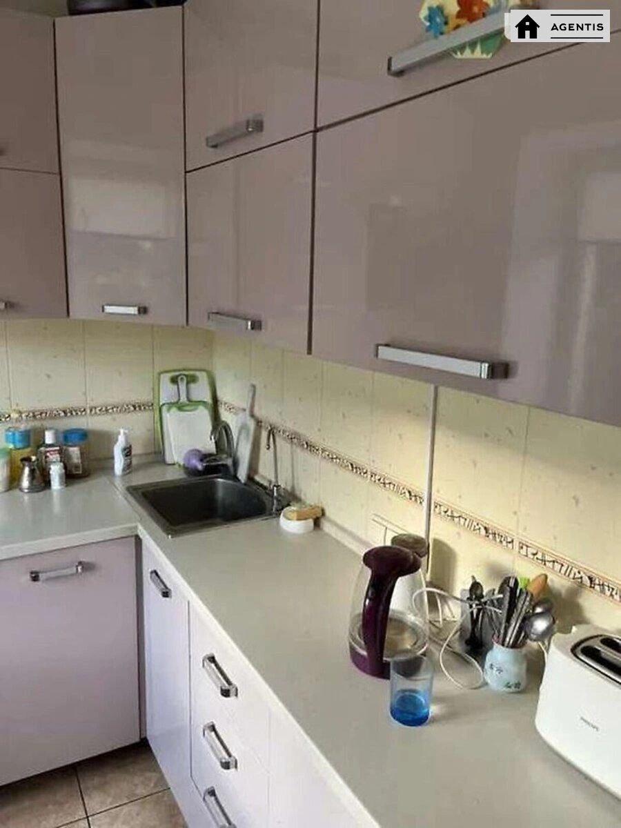 Здам квартиру 2 кімнати, 50 m², 3 пов./9 поверхів. 26, Оноре де Бальзака вул., Київ. 