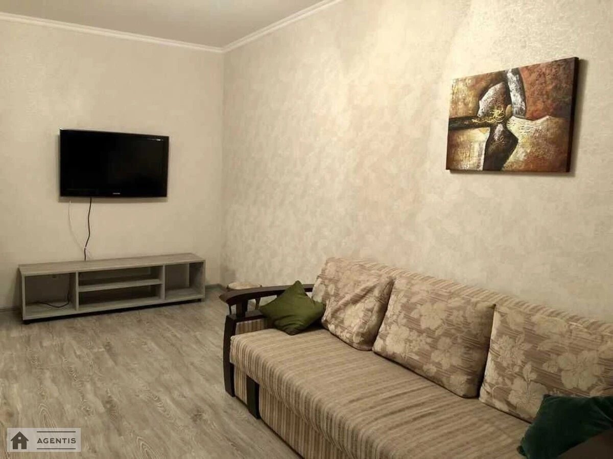 Apartment for rent 2 rooms, 48 m², 3rd fl./5 floors. 4, Yuriya Hlushka vul. Podvoyskoho, Kyiv. 