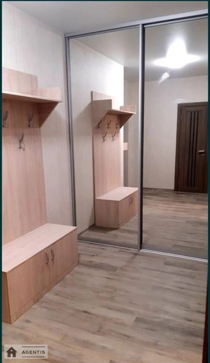 Сдам квартиру 1 комната, 42 m², 10 эт./16 этажей. 52, Тираспольская 52, Киев. 