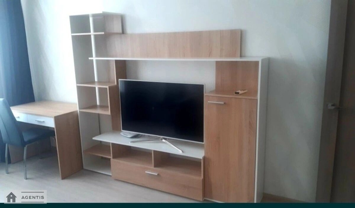 Сдам квартиру 1 комната, 42 m², 10 эт./16 этажей. 52, Тираспольская 52, Киев. 