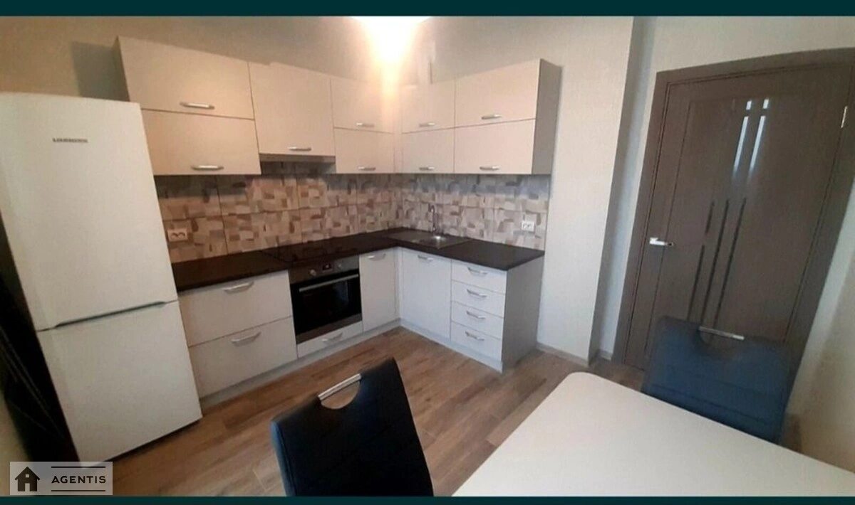 Здам квартиру 1 кімната, 42 m², 10 пов./16 поверхів. 52, Тираспольська 52, Київ. 