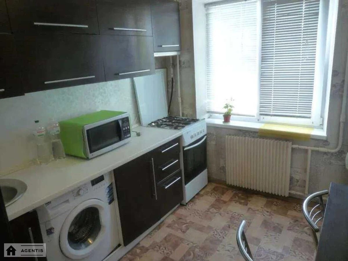 Здам квартиру 2 кімнати, 48 m², 4 пов./9 поверхів. 25, Автозаводська 25, Київ. 