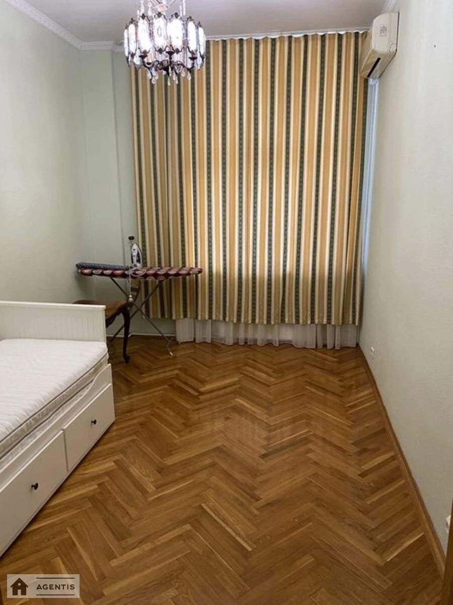 Сдам квартиру 3 комнаты, 86 m², 2 эт./5 этажей. Лысенко, Киев. 