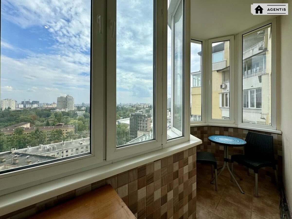 Сдам квартиру 2 комнаты, 62 m², 15 эт./25 этажей. Руданського , Киев. 