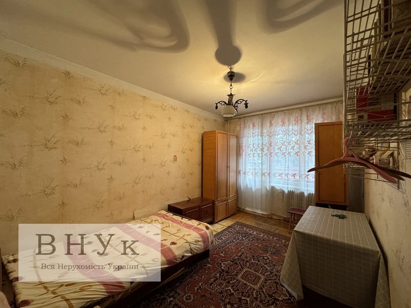 Apartments for sale 3 rooms, 65 m², 4th fl./9 floors. 15-ho Kvitnya , Ternopil. 