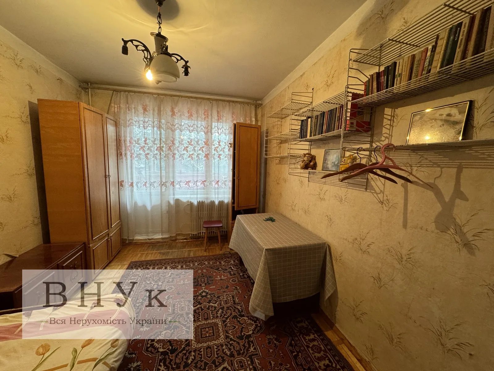 Apartments for sale 3 rooms, 65 m², 4th fl./9 floors. 15-ho Kvitnya , Ternopil. 