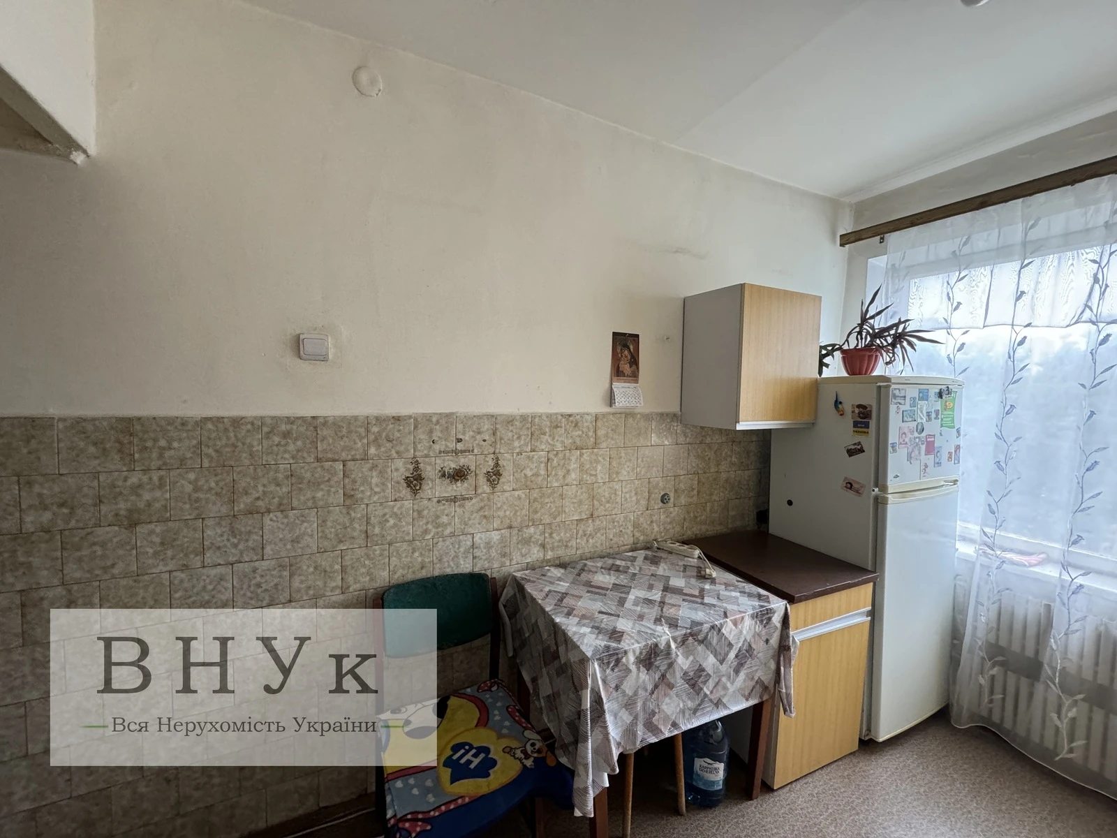 Apartments for sale 3 rooms, 65 m², 4th fl./9 floors. 15-ho Kvitnya , Ternopil. 