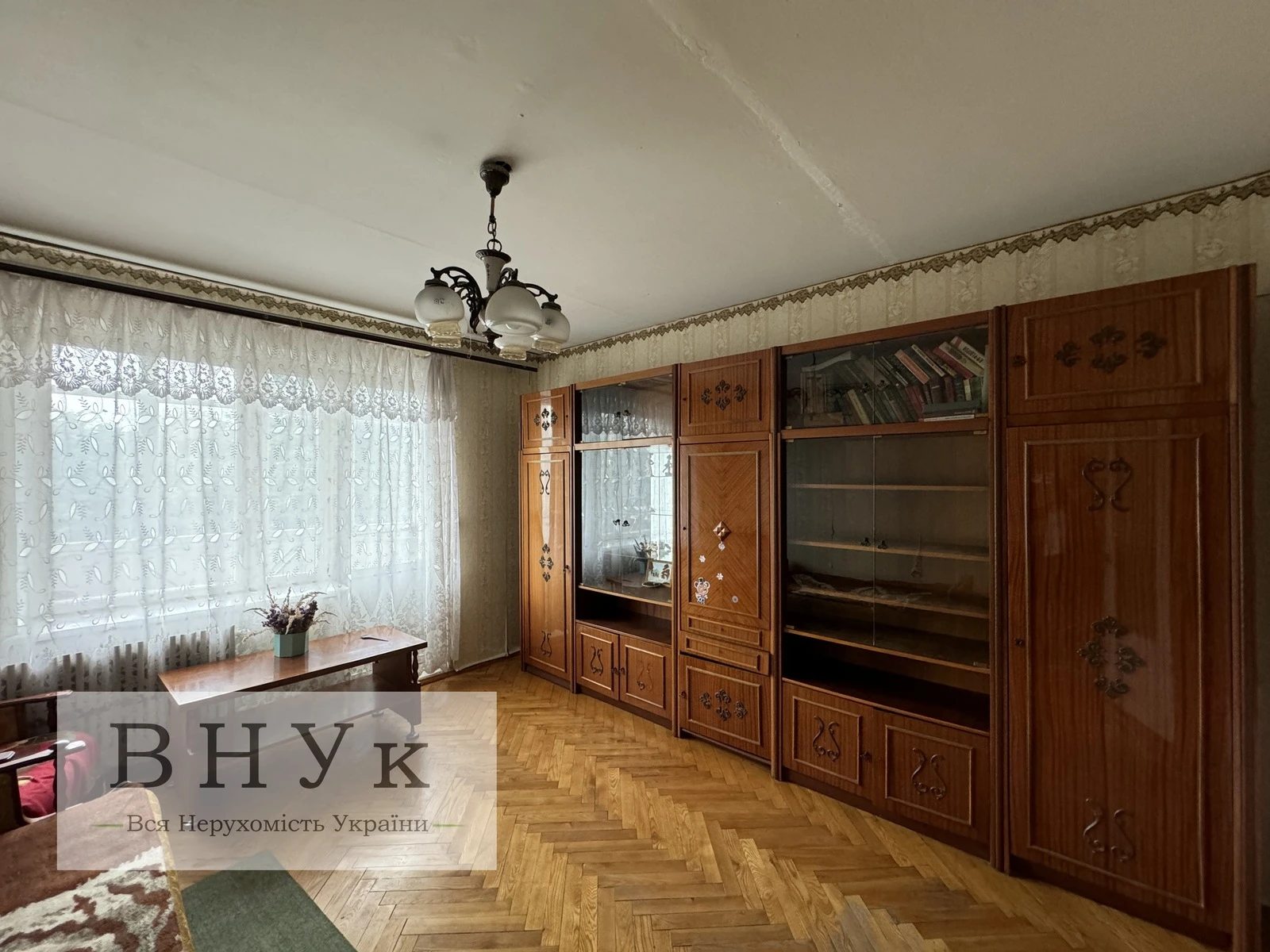 Apartments for sale 3 rooms, 65 m², 4th fl./9 floors. 15-ho Kvitnya , Ternopil. 