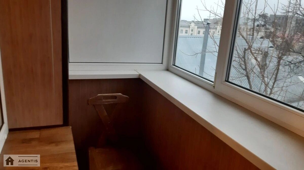 Сдам квартиру 1 комната, 28 m², 5 эт./5 этажей. 3, Григорія Сковороди вул., Киев. 