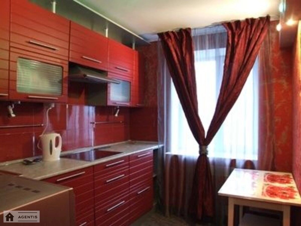 Apartment for rent 2 rooms, 64 m², 12th fl./12 floors. Zolotoustivska, Kyiv. 