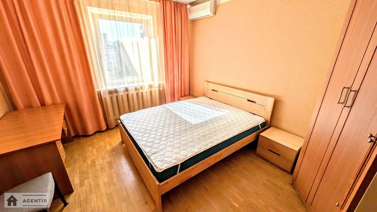 Сдам квартиру 2 комнаты, 60 m², 10 эт./10 этажей. 5, Урловская 5, Киев. 