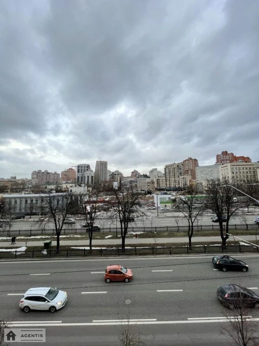 Apartment for rent 2 rooms, 45 m², 4th fl./5 floors. 5, Beresteyskyy prosp. Peremohy, Kyiv. 