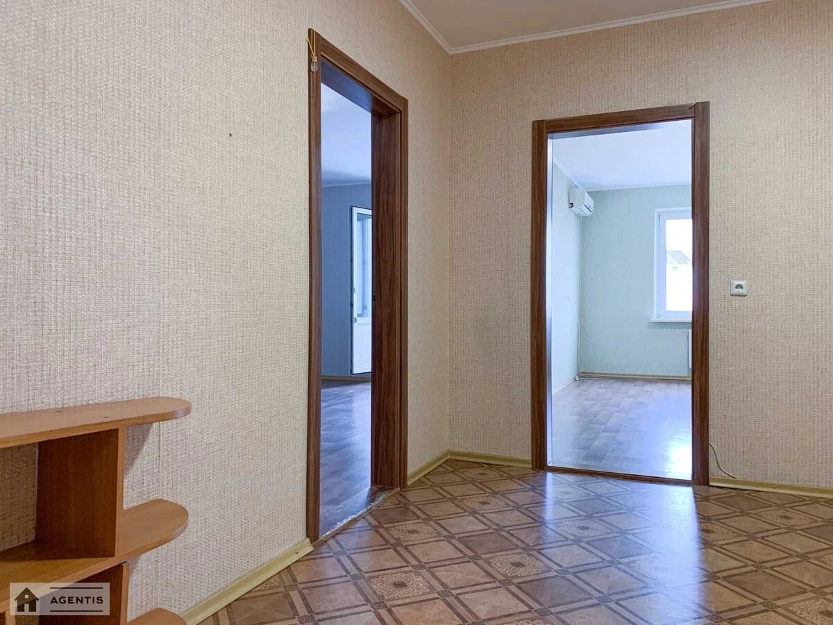 Сдам квартиру 2 комнаты, 76 m², 25 эт./26 этажей. 16, Милославская 16, Киев. 