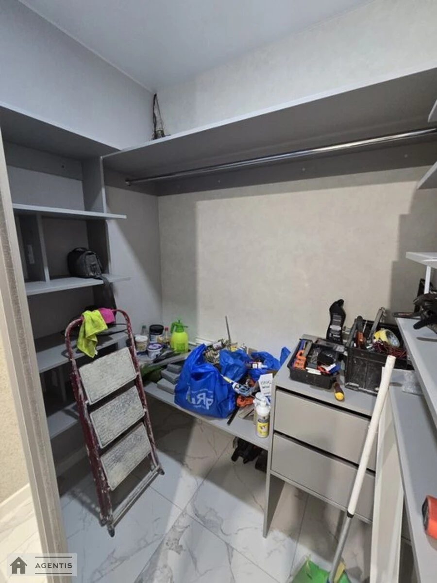 Здам квартиру 1 кімната, 28 m², 4 пов./4 поверхи. Практична вул., Київ. 