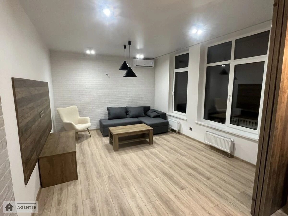 Сдам квартиру 2 комнаты, 60 m², 2 эт./4 этажа. 1, Дніпроводська вул., Киев. 