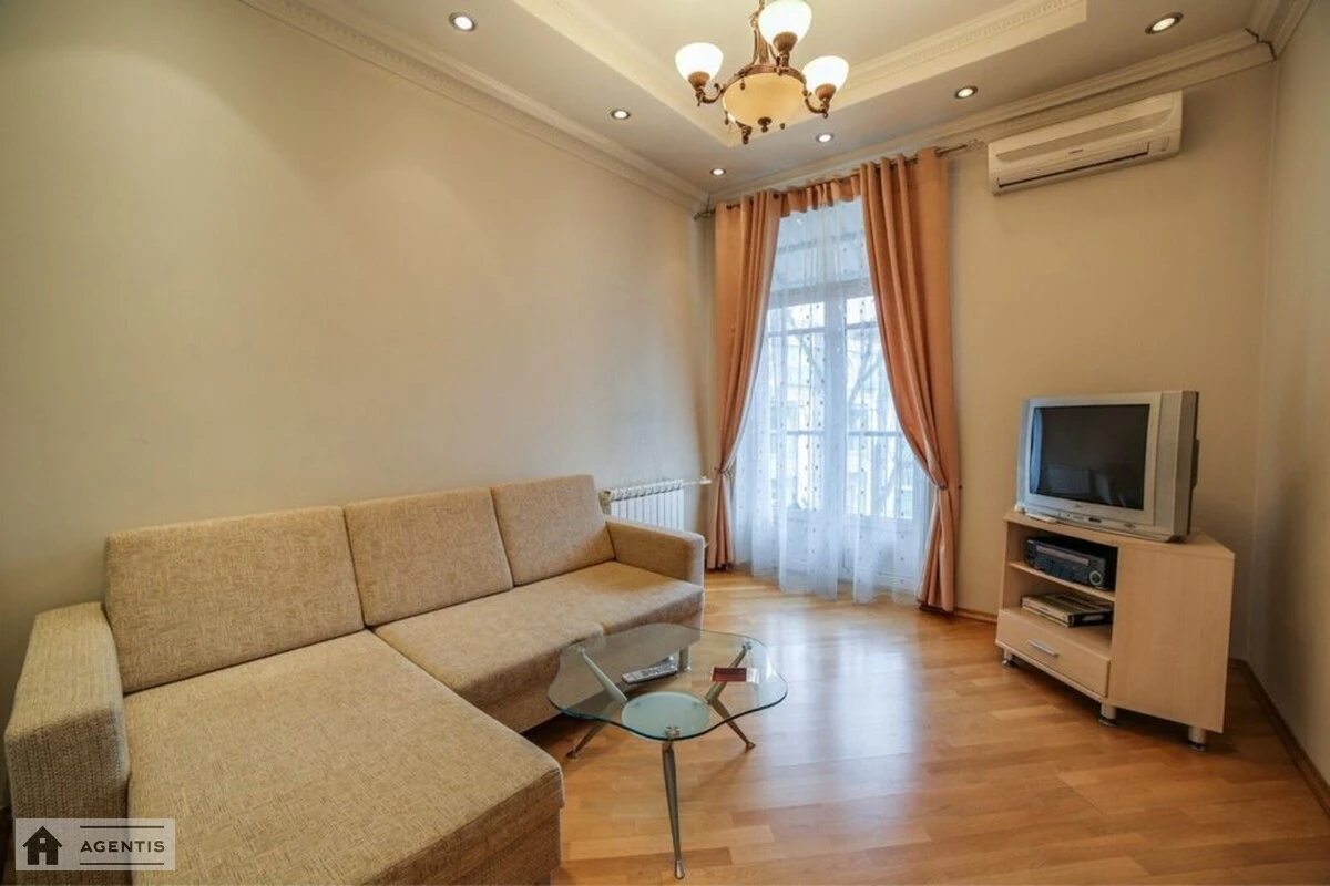 Apartment for rent 2 rooms, 52 m², 7th fl./7 floors. 21, Hreschatyk 21, Kyiv. 