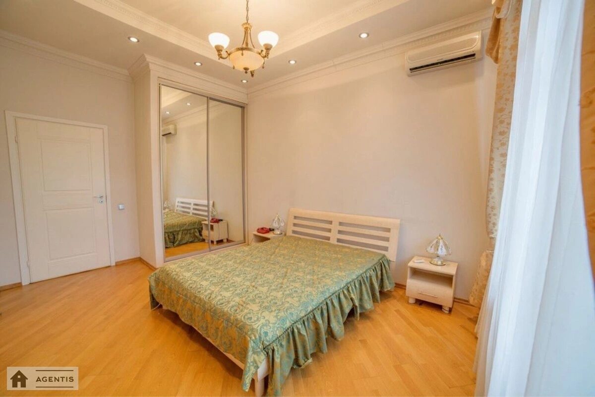 Apartment for rent 2 rooms, 52 m², 7th fl./7 floors. 21, Hreschatyk 21, Kyiv. 