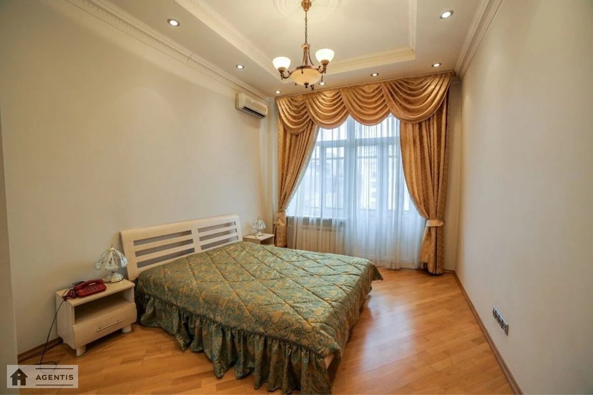 Apartment for rent 2 rooms, 52 m², 7th fl./7 floors. 21, Hreschatyk 21, Kyiv. 