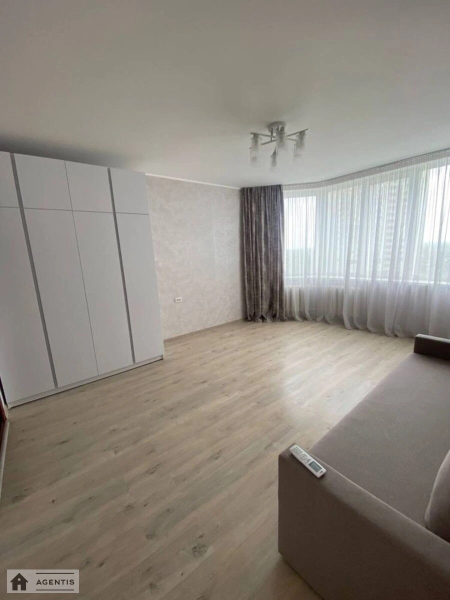 Apartment for rent 2 rooms, 73 m², 15th fl./17 floors. 12, Mykoly Bazhana prosp., Kyiv. 