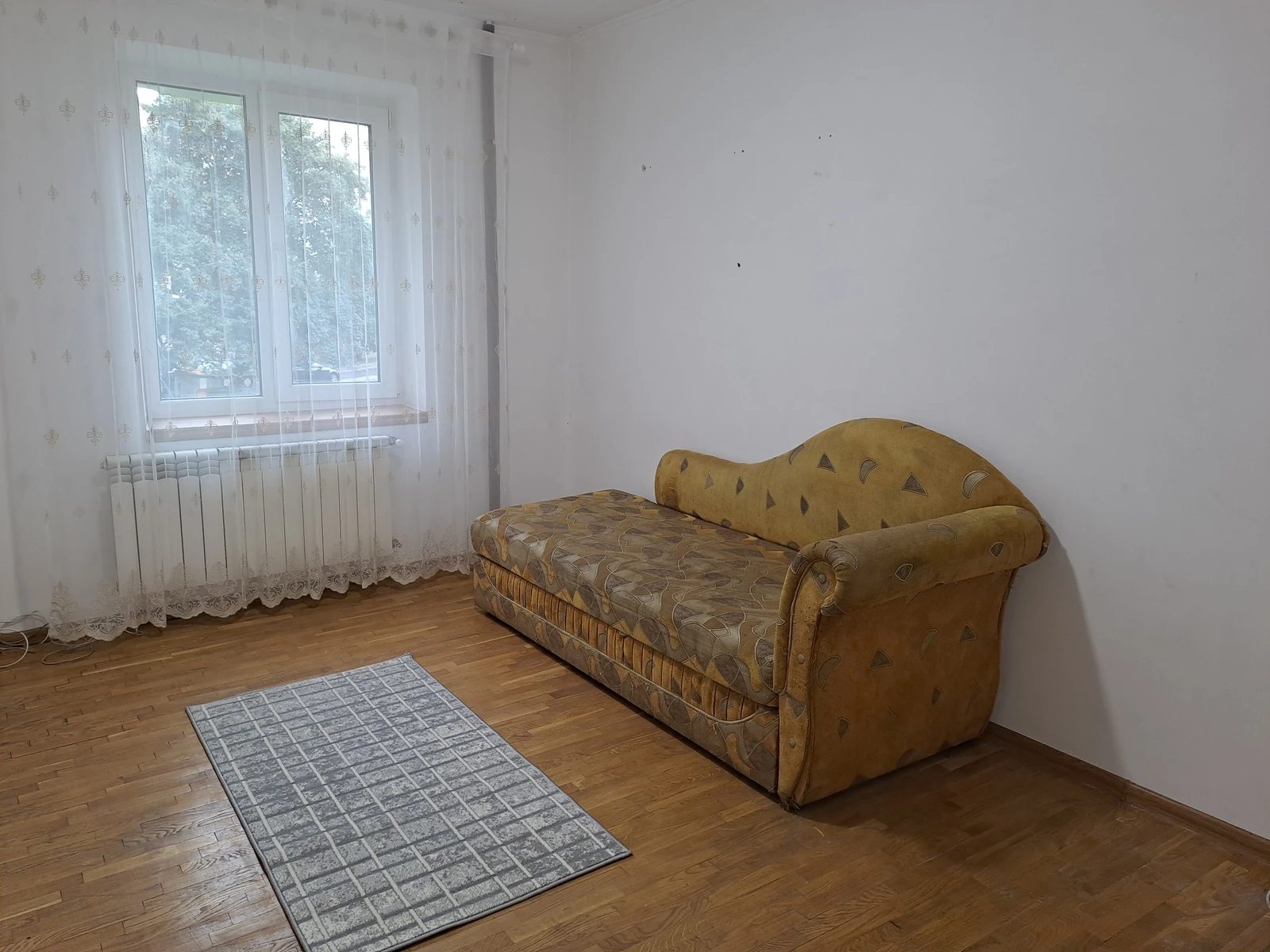 Apartment for rent 2 rooms, 60 m², 2nd fl./9 floors. 19, 15 kvitnya vul., Ternopil. 