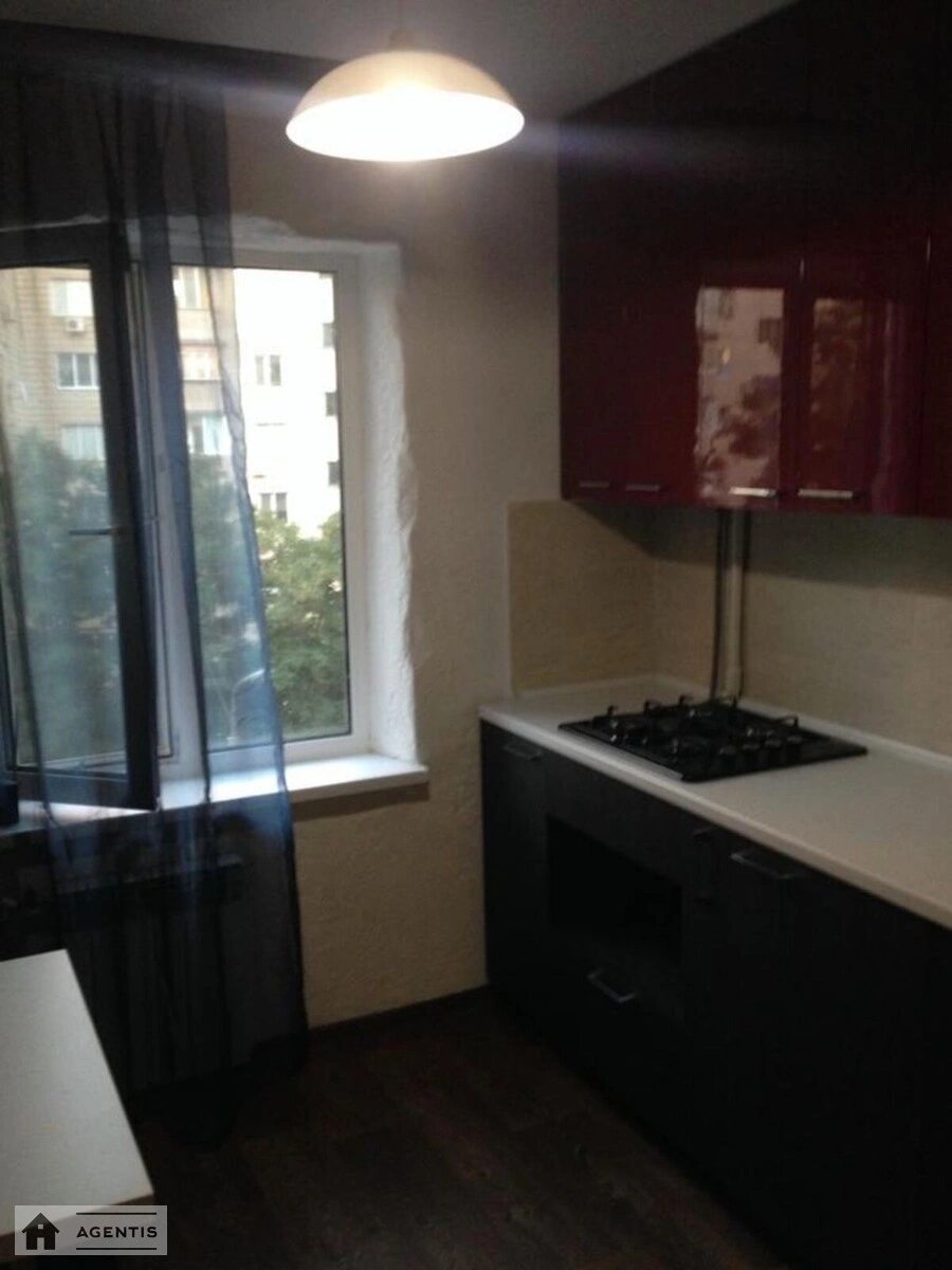 Apartment for rent 1 room, 35 m², 3rd fl./9 floors. 21, Mykoly Kybalchycha vul., Kyiv. 