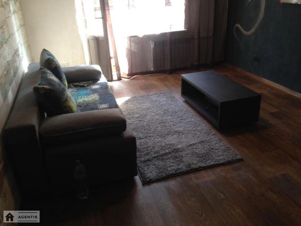 Apartment for rent 1 room, 35 m², 3rd fl./9 floors. 21, Mykoly Kybalchycha vul., Kyiv. 