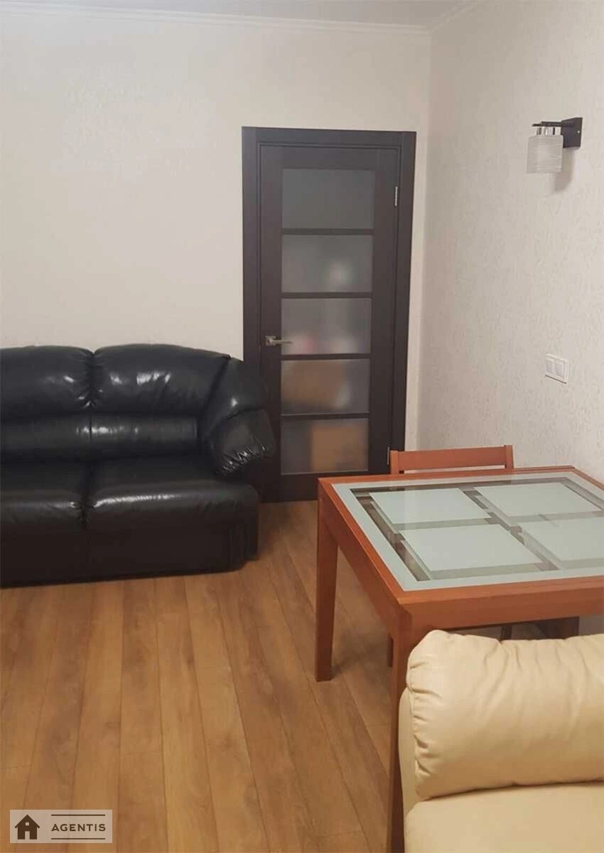 Сдам квартиру 1 комната, 42 m², 10 эт./16 этажей. 25, Дениса Рачінського вул. (Комбінатна), Киев. 