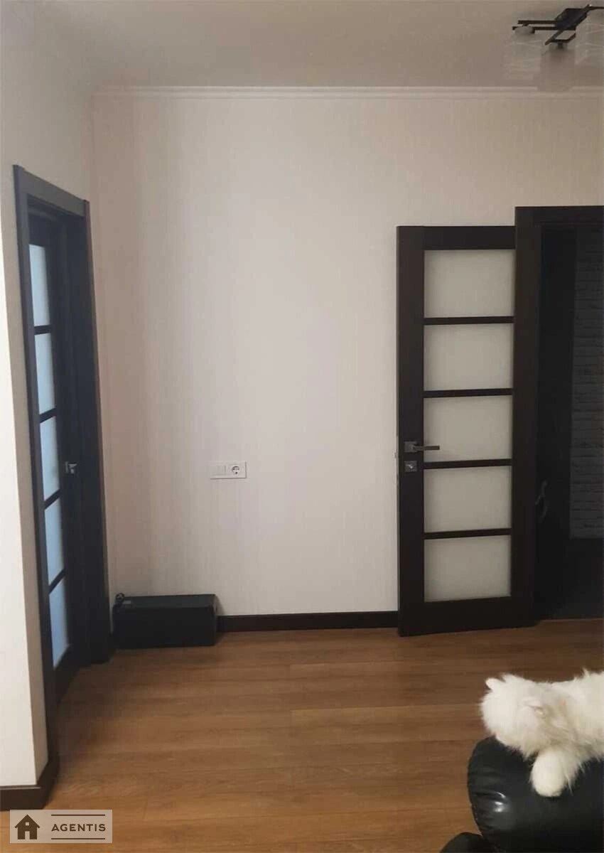 Сдам квартиру 1 комната, 42 m², 10 эт./16 этажей. 25, Дениса Рачінського вул. (Комбінатна), Киев. 