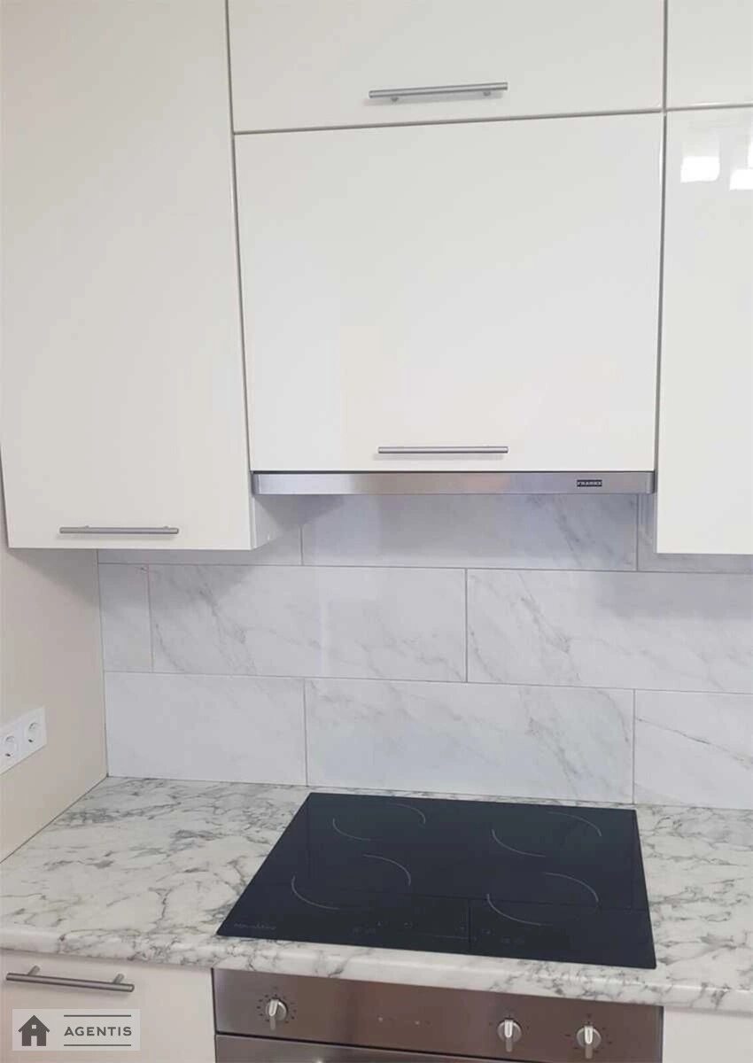 Сдам квартиру 1 комната, 42 m², 10 эт./16 этажей. 25, Дениса Рачінського вул. (Комбінатна), Киев. 