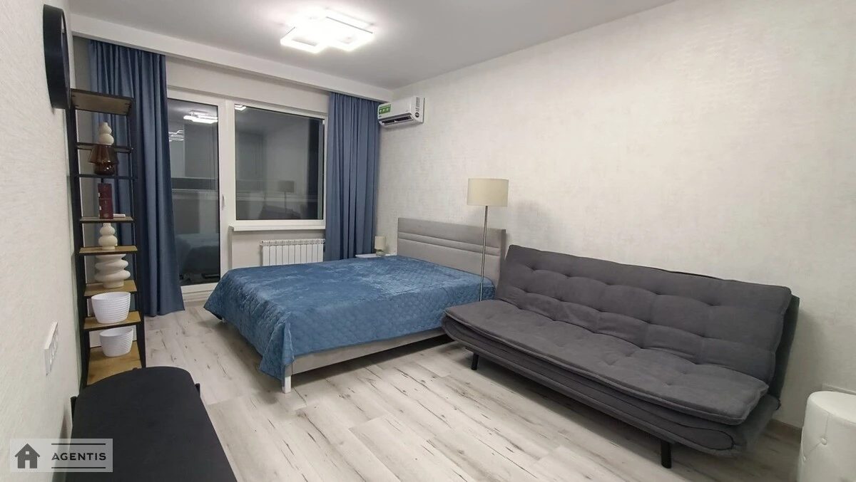 Сдам квартиру 2 комнаты, 55 m², 2 эт./16 этажей. 146, Харьковское 146, Киев. 