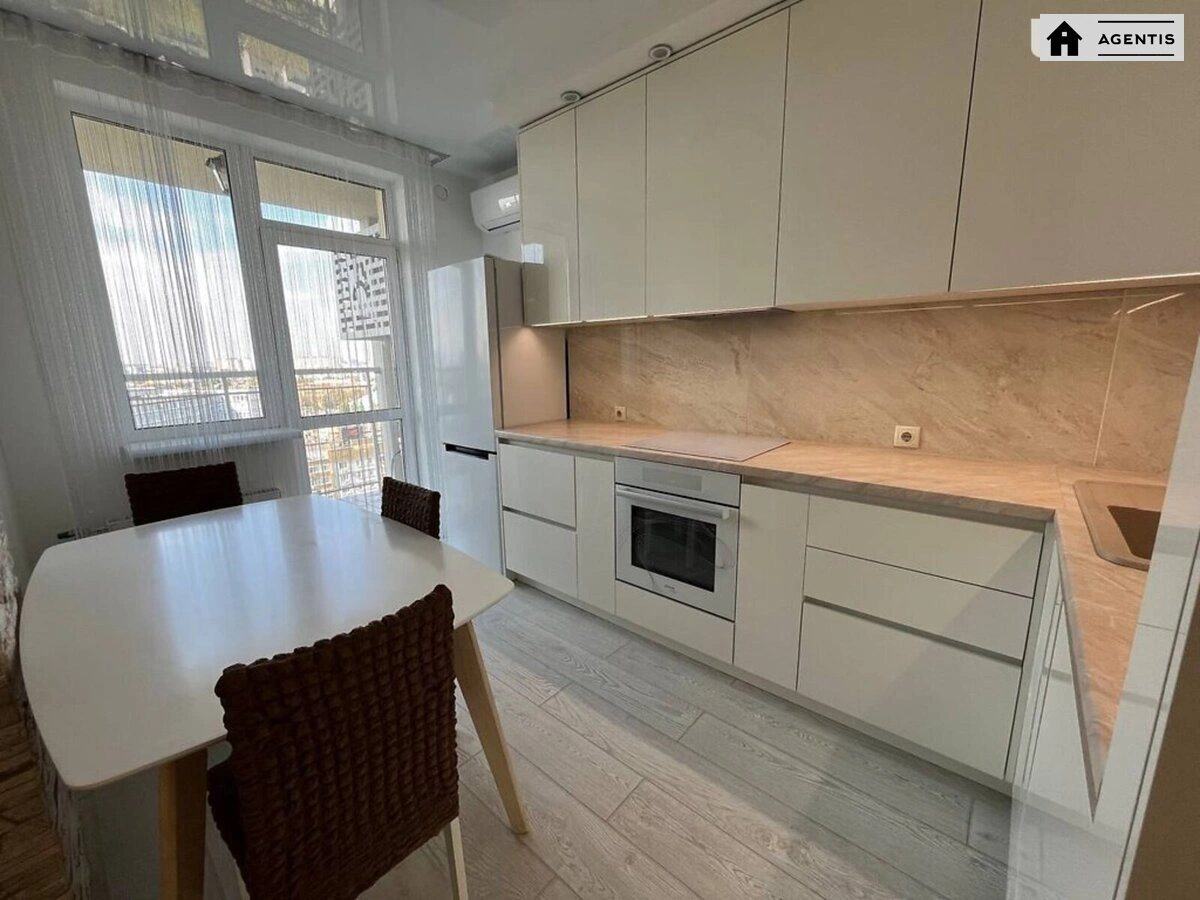 Сдам квартиру 1 комната, 50 m², 16 эт./25 этажей. 33, Митрополита Василя Липківського вул. (Урицького), Киев. 