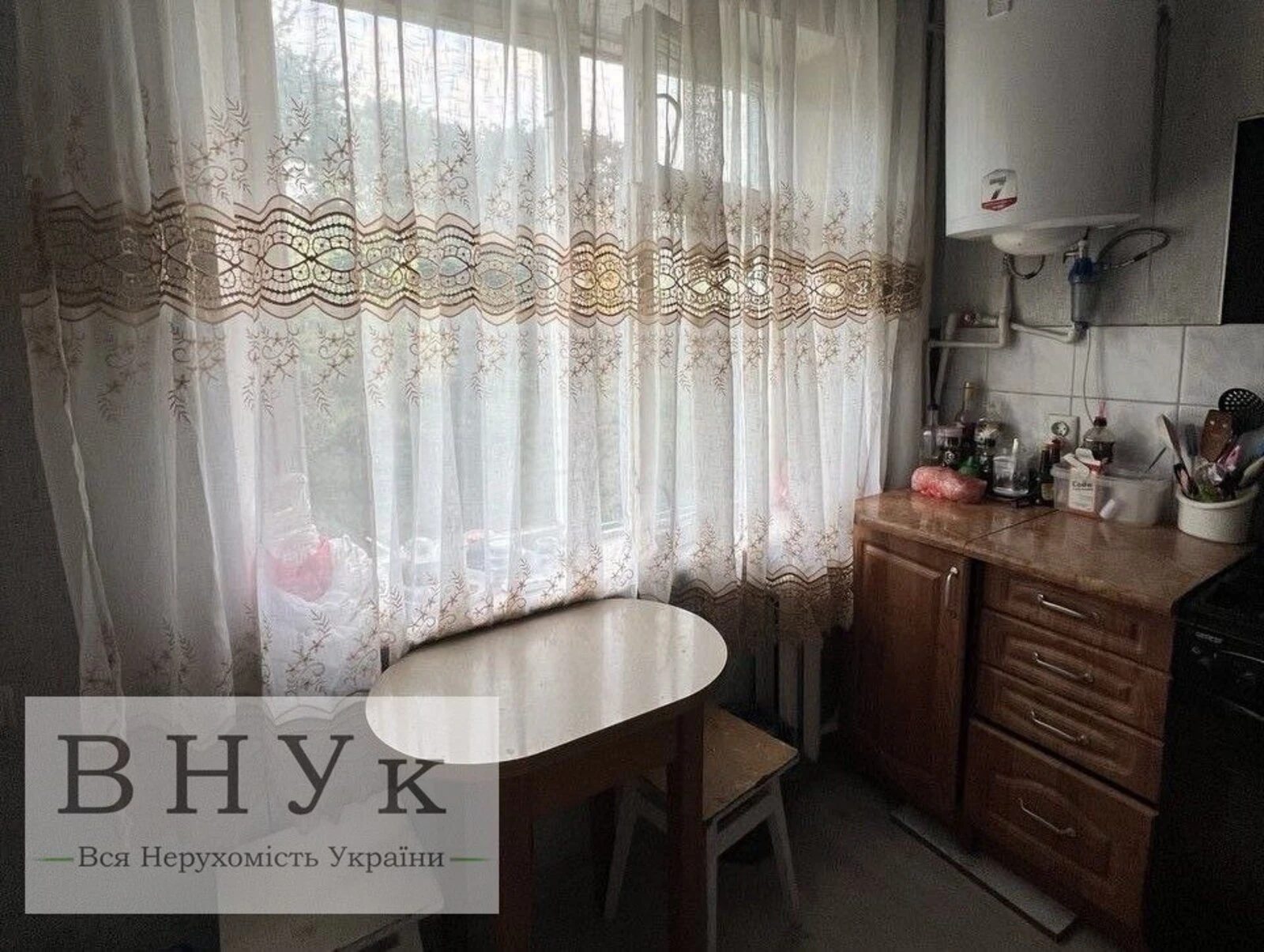 Продаж квартири 2 кімнати, 48 m², 4 пов./5 поверхів. Лесі Українки вул., Тернопіль. 