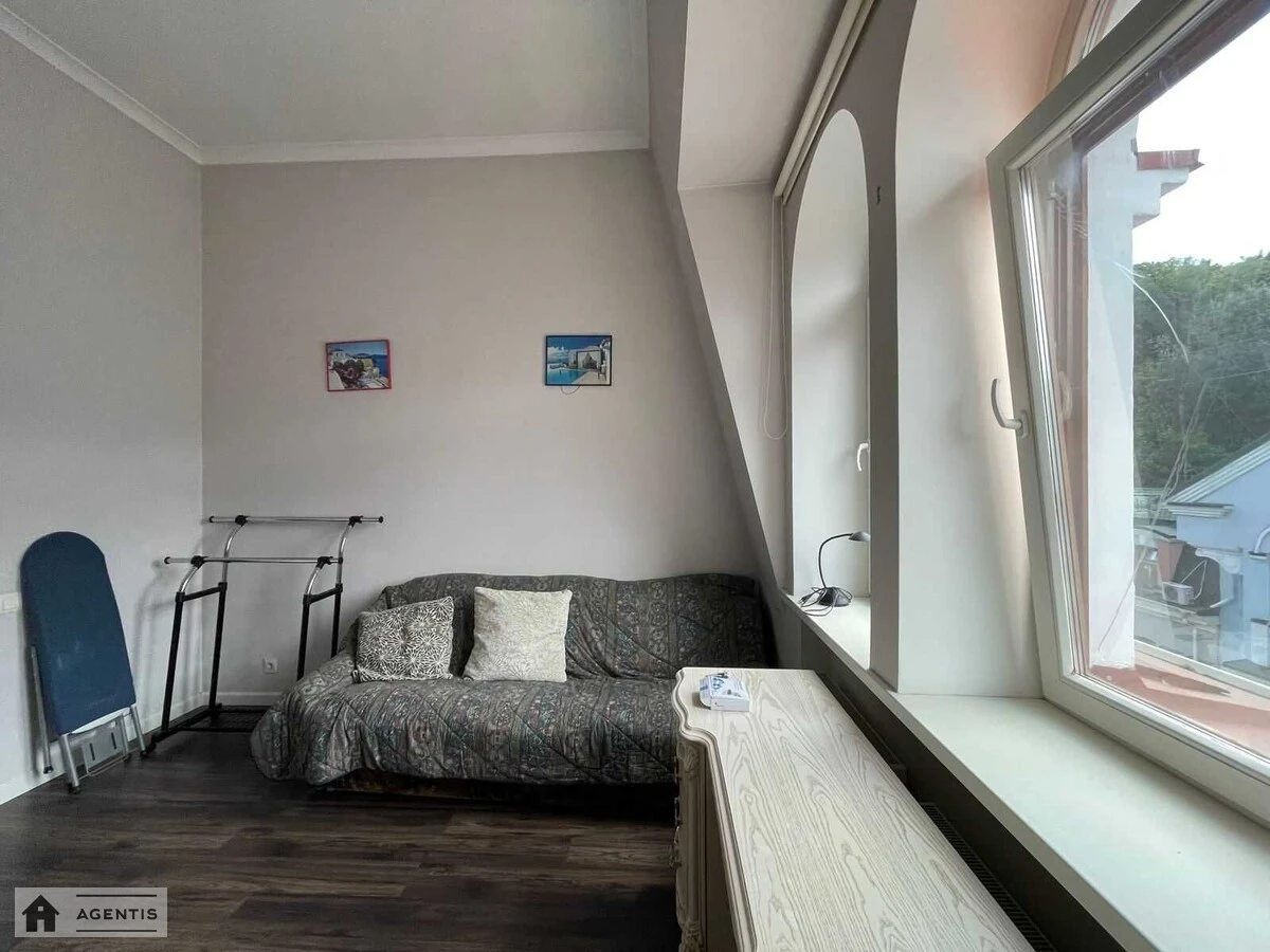 Apartment for rent 3 rooms, 100 m², 3rd fl./3 floors. Vozdvyzhenska, Kyiv. 