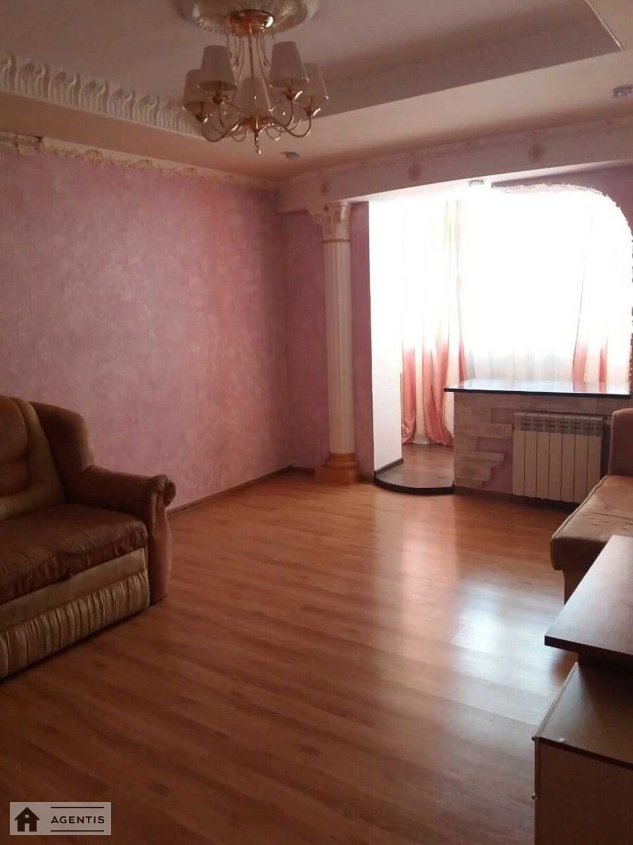 Apartment for rent 3 rooms, 68 m², 6th fl./10 floors. 8, Pryluzhna 8, Kyiv. 