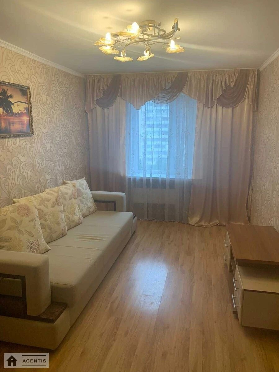 Apartment for rent 3 rooms, 68 m², 6th fl./10 floors. 8, Pryluzhna 8, Kyiv. 