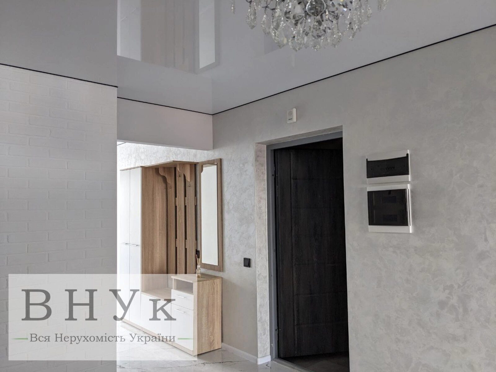 Apartments for sale 2 rooms, 50 m², 10th fl./10 floors. Tsehelnyy prov., Ternopil. 