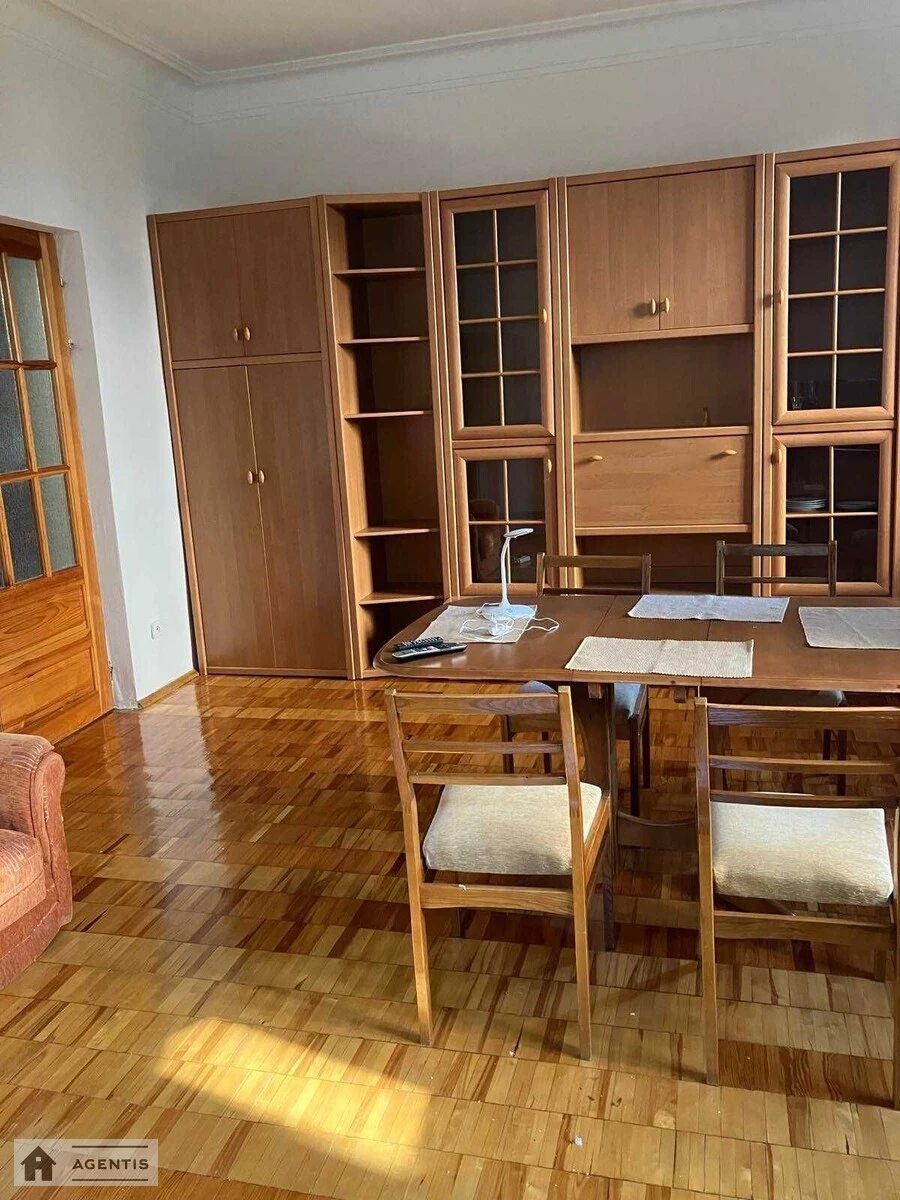 Apartment for rent 3 rooms, 102 m², 1st fl./2 floors. Pecherskyy rayon, Kyiv. 